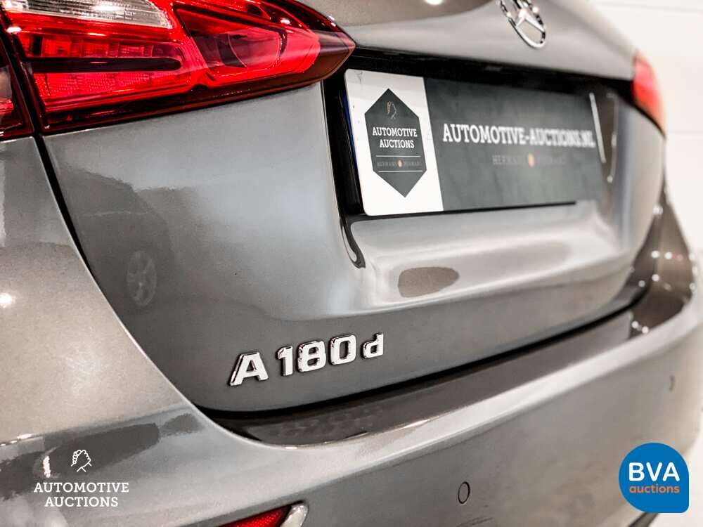 Mercedes-Benz A180d Launch Edition Premium Plus NW-MODELL 116pk 2019 A-Klasse, N-688-GB.