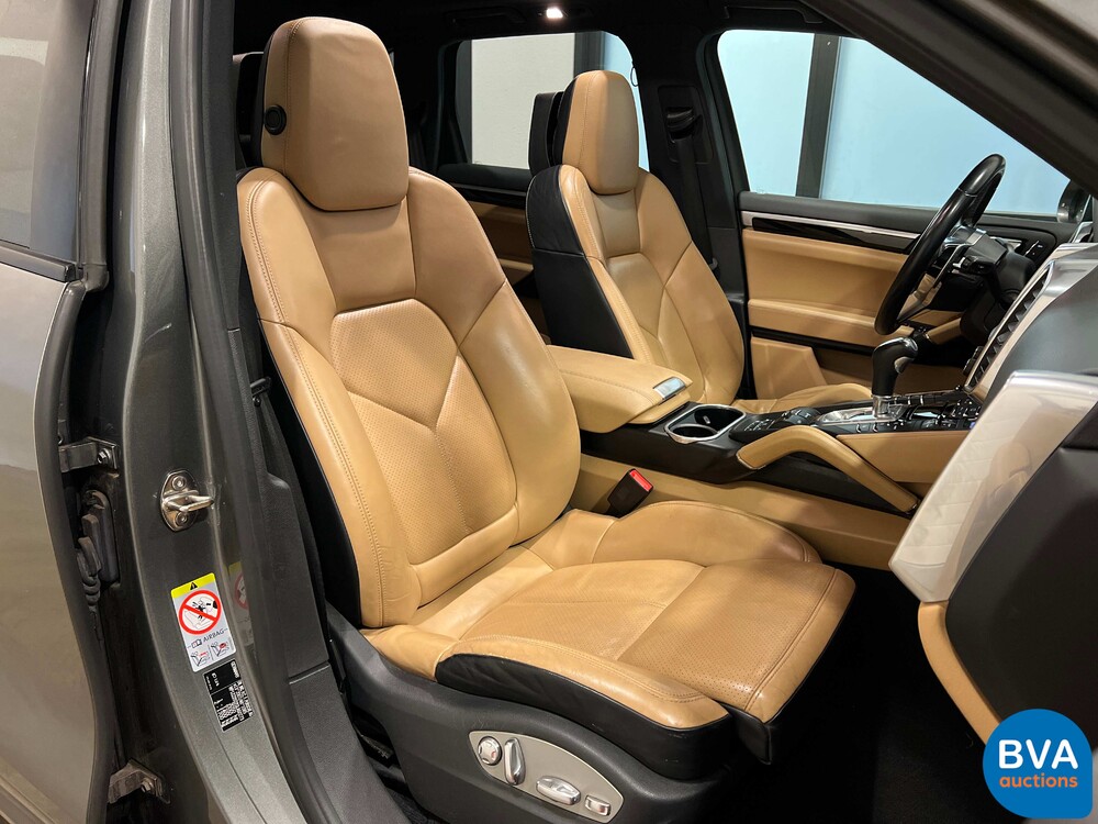 Porsche Cayenne 3.0 V6 S E-Hybrid 416pk Sport Design Chrono FACELIFT Plug-In Hybrid GTS Paket 2015.