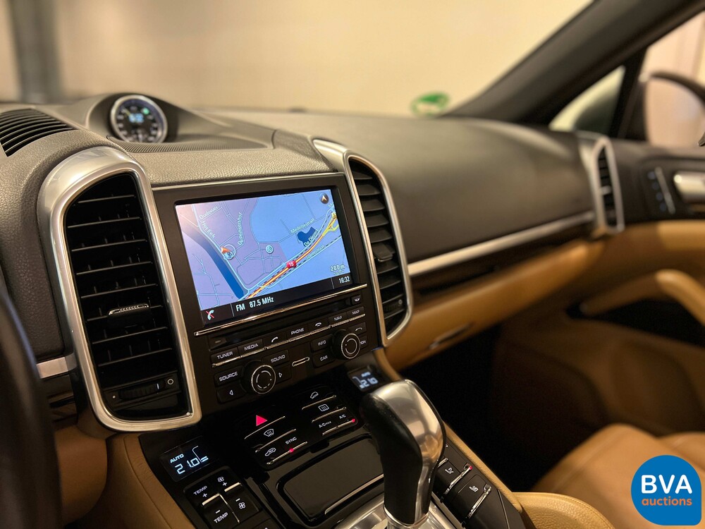 Porsche Cayenne 3.0 V6 S E-Hybrid 416pk Sport Design Chrono FACELIFT Plug-In Hybrid GTS Paket 2015.