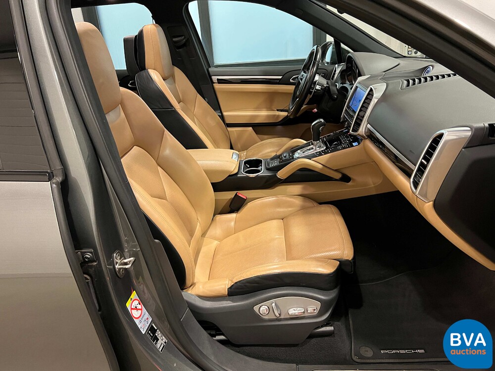 Porsche Cayenne 3.0 V6 S E-Hybrid 416pk Sport Design Chrono FACELIFT Plug-In Hybrid GTS Paket 2015.