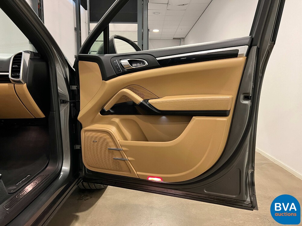 Porsche Cayenne 3.0 V6 S E-Hybrid 416pk Sport Design Chrono FACELIFT Plug-In Hybrid GTS Paket 2015.