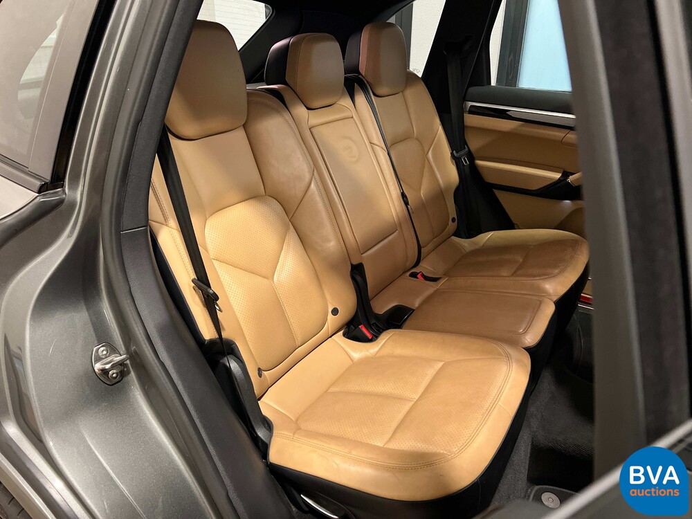 Porsche Cayenne 3.0 V6 S E-Hybrid 416pk Sport Design Chrono FACELIFT Plug-In Hybrid GTS Paket 2015.