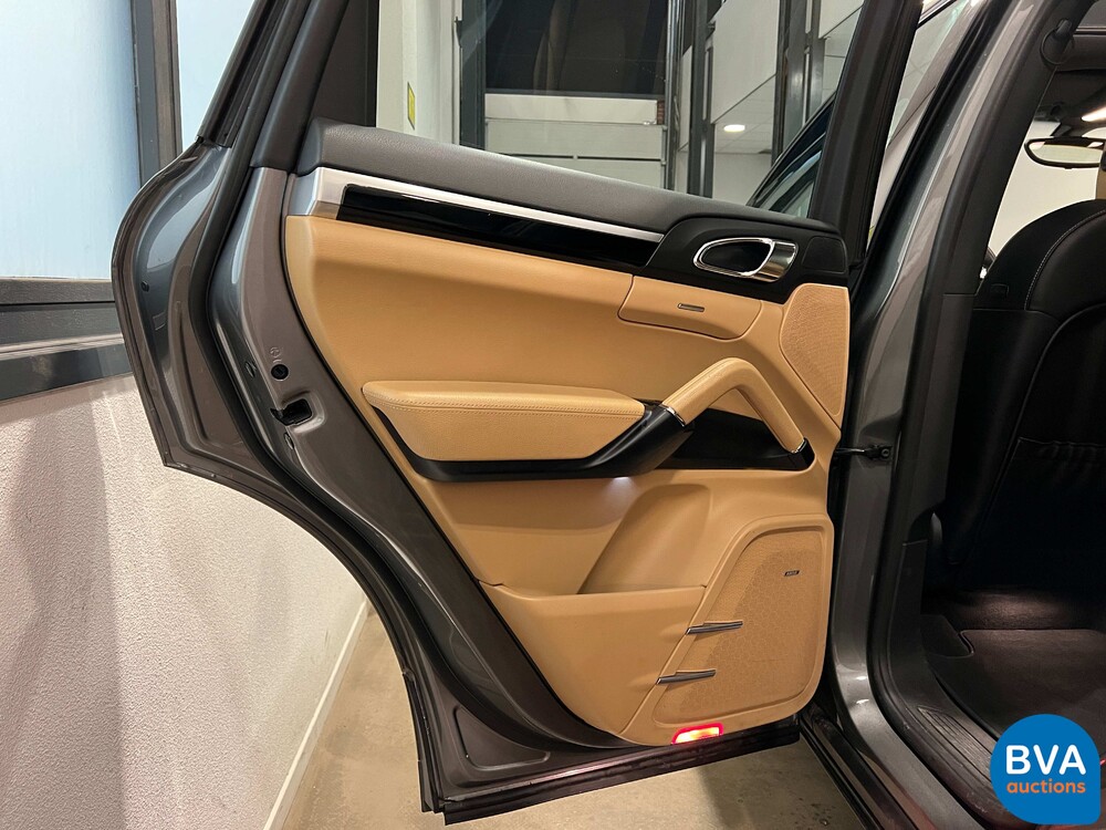 Porsche Cayenne 3.0 V6 S E-Hybrid 416pk Sport Design Chrono FACELIFT Plug-In Hybrid GTS Paket 2015.