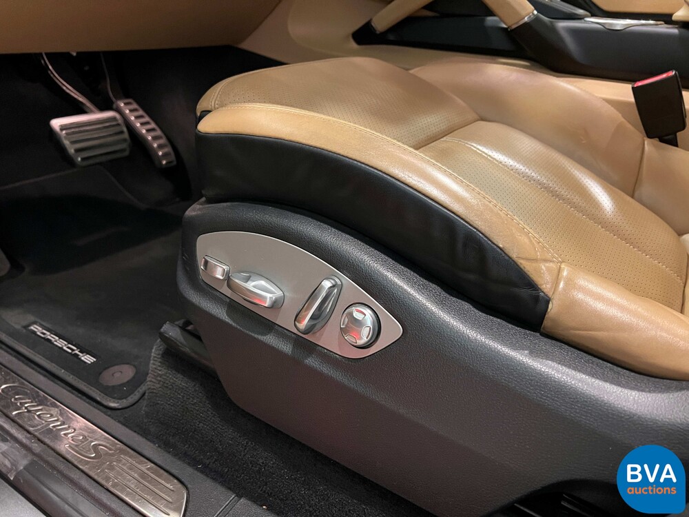 Porsche Cayenne 3.0 V6 S E-Hybrid 416pk Sport Design Chrono FACELIFT Plug-In Hybrid GTS Paket 2015.