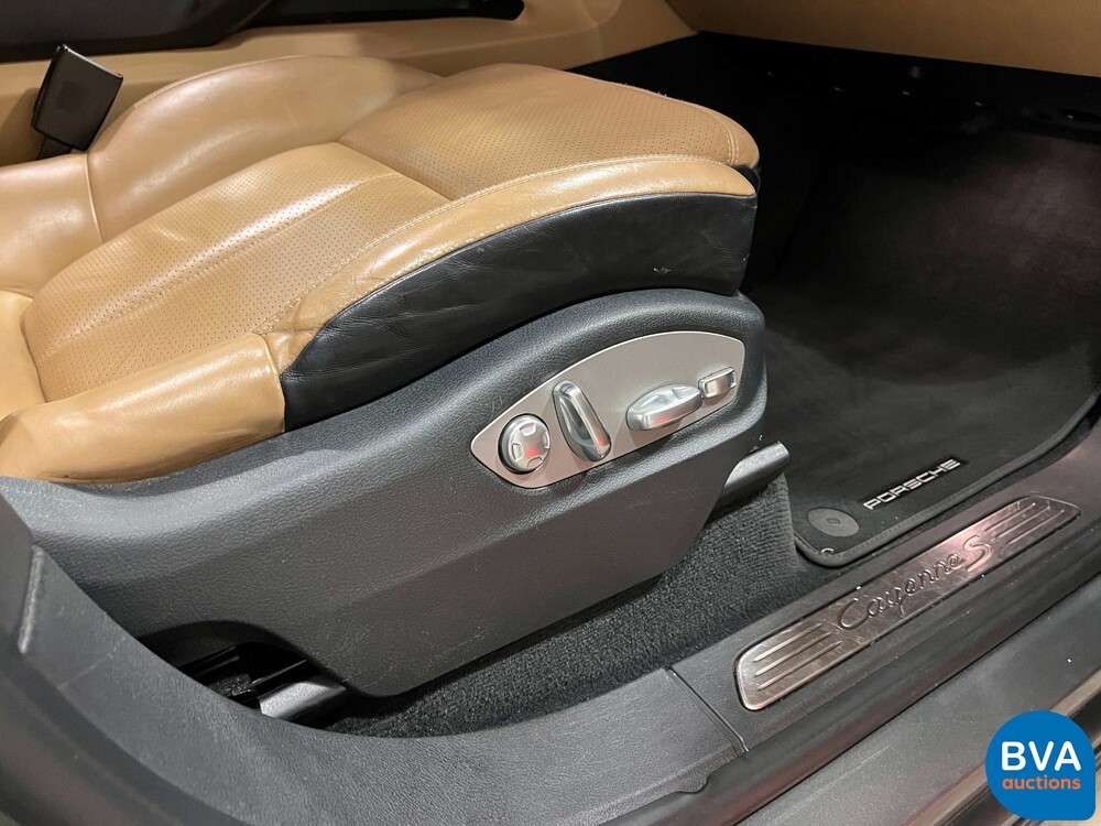 Porsche Cayenne 3.0 V6 S E-Hybrid 416pk Sport Design Chrono FACELIFT Plug-In Hybrid GTS Paket 2015.