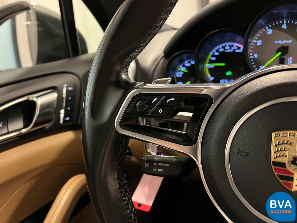 Porsche Cayenne 3.0 V6 S E-Hybrid 416pk Sport Design Chrono FACELIFT Plug-In Hybrid GTS Paket 2015.