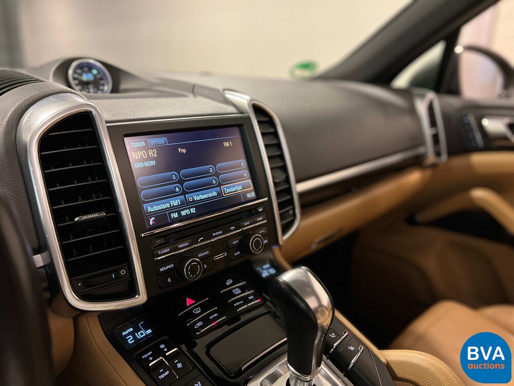 Porsche Cayenne 3.0 V6 S E-Hybrid 416pk Sport Design Chrono FACELIFT Plug-In Hybrid GTS Paket 2015.