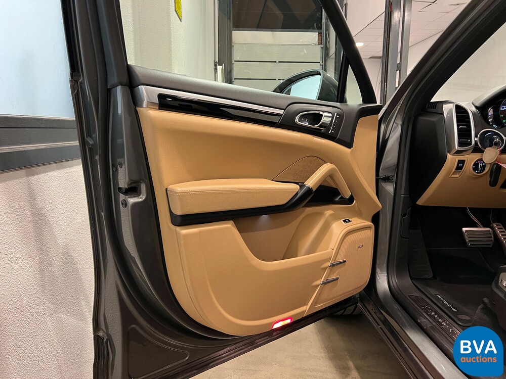 Porsche Cayenne 3.0 V6 S E-Hybrid 416pk Sport Design Chrono FACELIFT Plug-In Hybrid GTS Paket 2015.