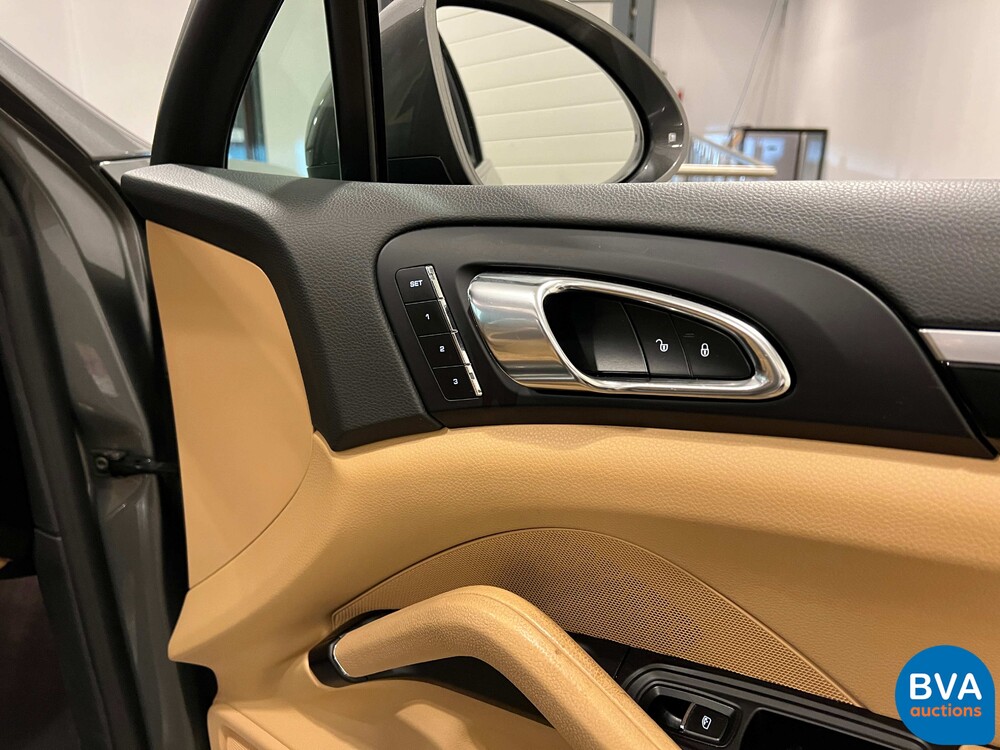 Porsche Cayenne 3.0 V6 S E-Hybrid 416pk Sport Design Chrono FACELIFT Plug-In Hybrid GTS Paket 2015.