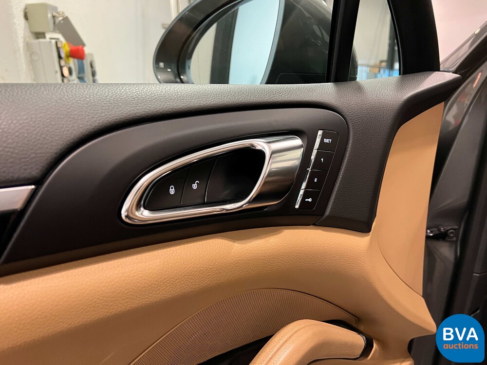 Porsche Cayenne 3.0 V6 S E-Hybrid 416pk Sport Design Chrono FACELIFT Plug-In Hybrid GTS Paket 2015.
