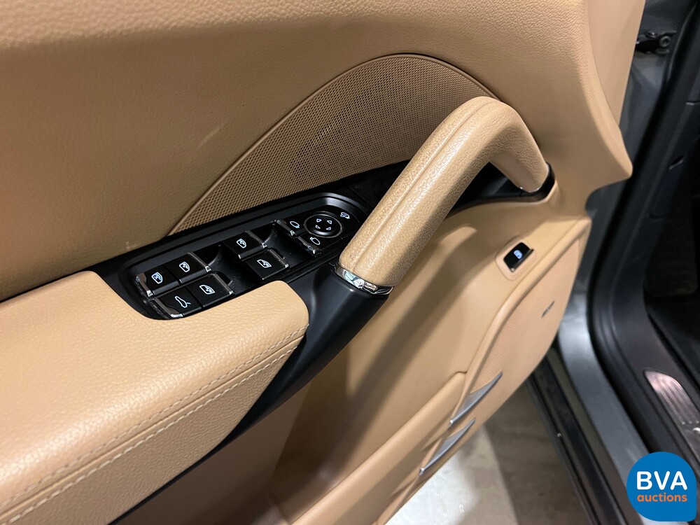 Porsche Cayenne 3.0 V6 S E-Hybrid 416pk Sport Design Chrono FACELIFT Plug-In Hybrid GTS Paket 2015.