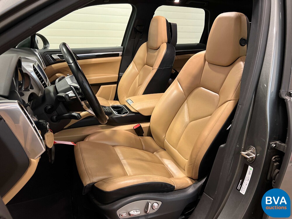 Porsche Cayenne 3.0 V6 S E-Hybrid 416pk Sport Design Chrono FACELIFT Plug-In Hybrid GTS Paket 2015.