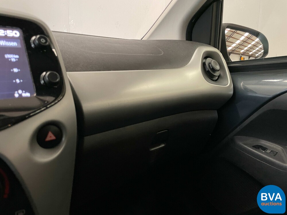 Toyota Aygo 1.0 VVT-i x-play 69pk 2014, 5-XVV-26