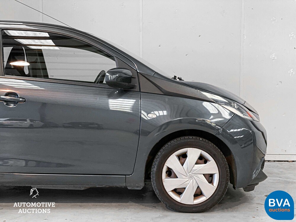 Toyota Aygo 1.0 VVT-i x-play 69pk 2014, 5-XVV-26