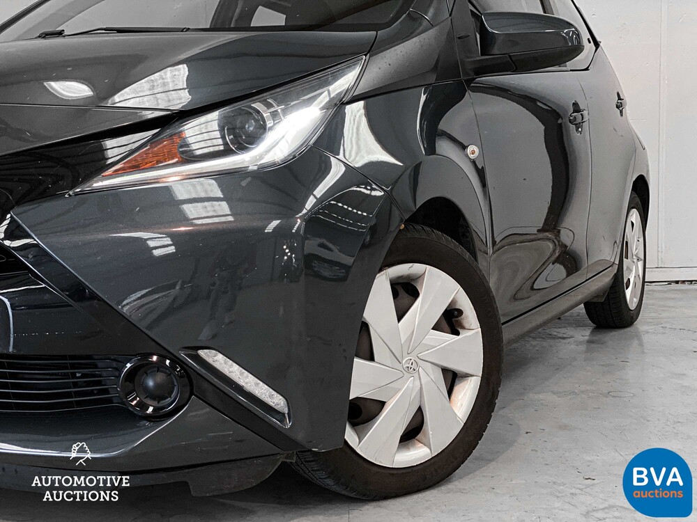 Toyota Aygo 1.0 VVT-i x-play 69pk 2014, 5-XVV-26