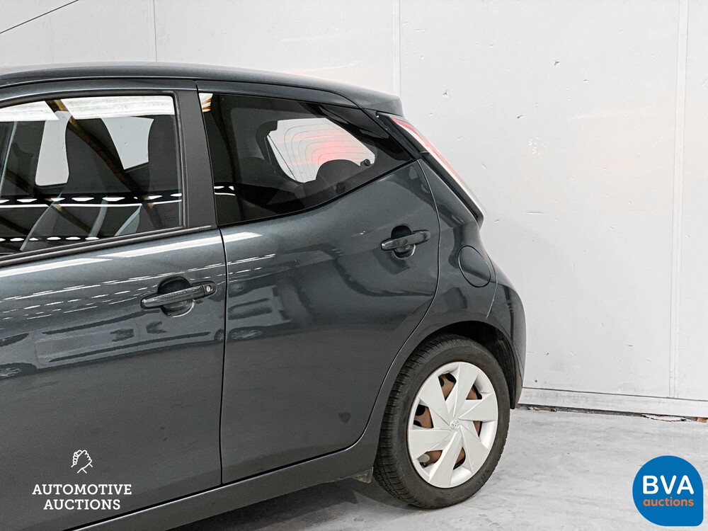 Toyota Aygo 1.0 VVT-i x-play 69pk 2014, 5-XVV-26