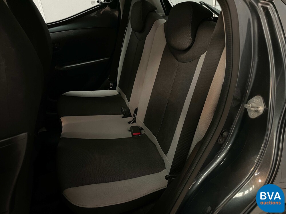 Toyota Aygo 1.0 VVT-i x-play 69pk 2014, 5-XVV-26