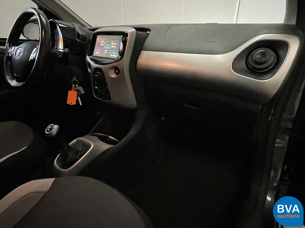 Toyota Aygo 1.0 VVT-i x-play 69pk 2014, 5-XVV-26
