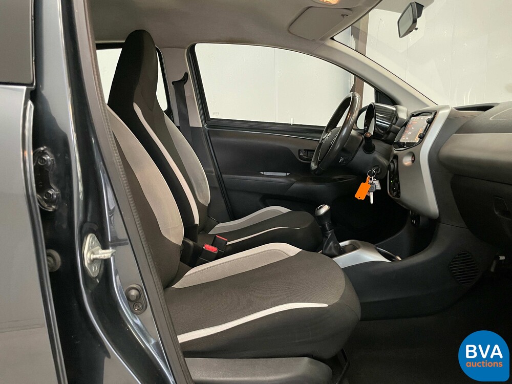 Toyota Aygo 1.0 VVT-i x-play 69pk 2014, 5-XVV-26