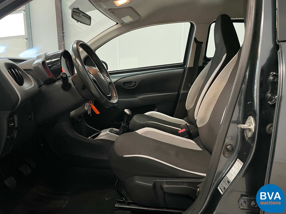 Toyota Aygo 1.0 VVT-i x-play 69pk 2014, 5-XVV-26