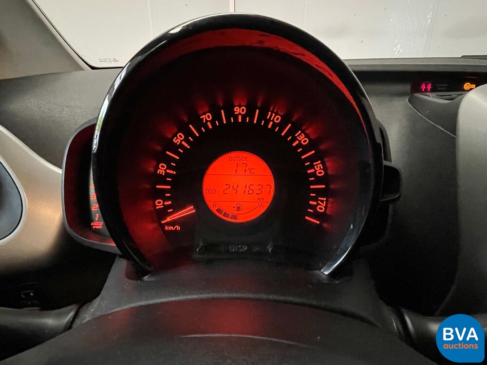 Toyota Aygo 1.0 VVT-i x-play 69pk 2014, 5-XVV-26