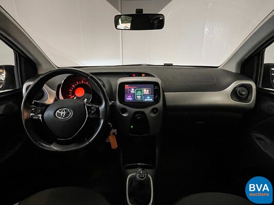 Toyota Aygo 1.0 VVT-i x-play 69 PS 2014, 5-XVV-26.