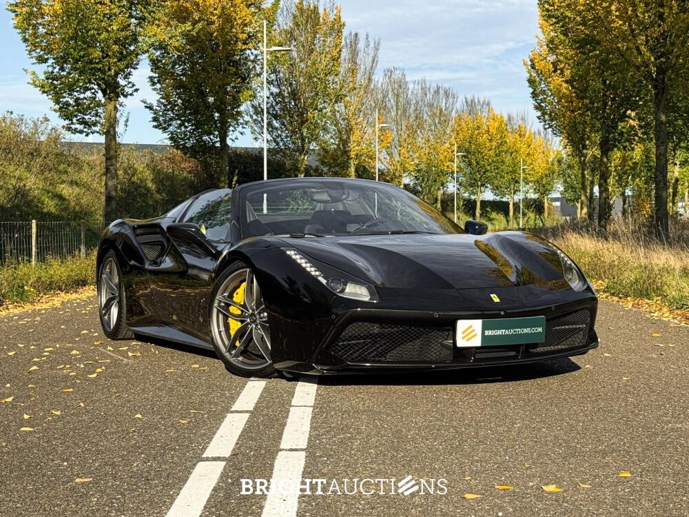 Ferrari 488 Spider HUGE 3.9 V8 - Full Carbon - 670hp - Dealer warranty until 05/2027