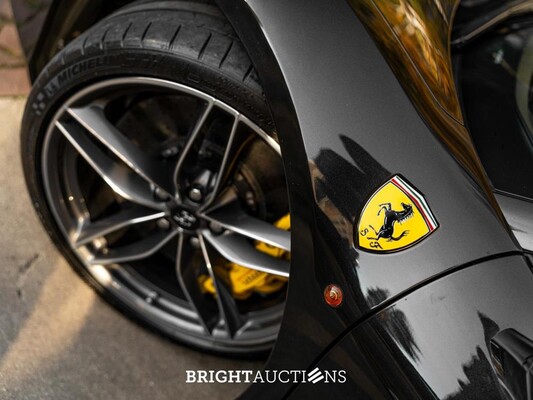 Ferrari 488 Spider HUGE 3.9 V8 - Full Carbon - 670hp - Dealer warranty until 05/2027