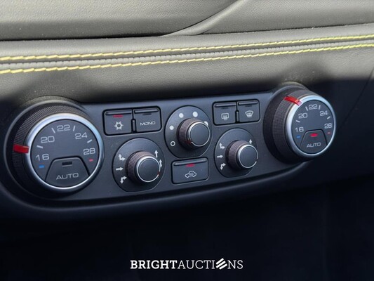 Ferrari 488 Spider HUGE 3.9 V8 - Full Carbon - 670hp - Dealer warranty until 05/2027