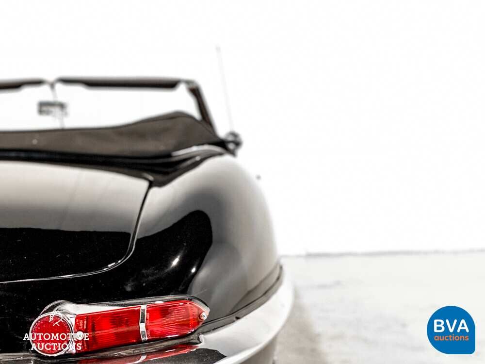Jaguar E-Type Serie 1 OTS 4.2 Reihensechszylinder-Cabriolet 1967, DZ-73-87.
