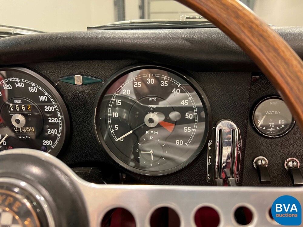 Jaguar E-Type Serie 1 OTS 4.2 Reihensechszylinder-Cabriolet 1967, DZ-73-87.