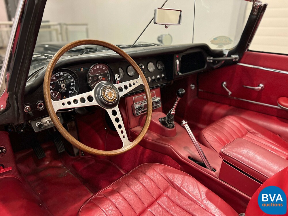 Jaguar E-Type Serie 1 OTS 4.2 Reihensechszylinder-Cabriolet 1967, DZ-73-87.