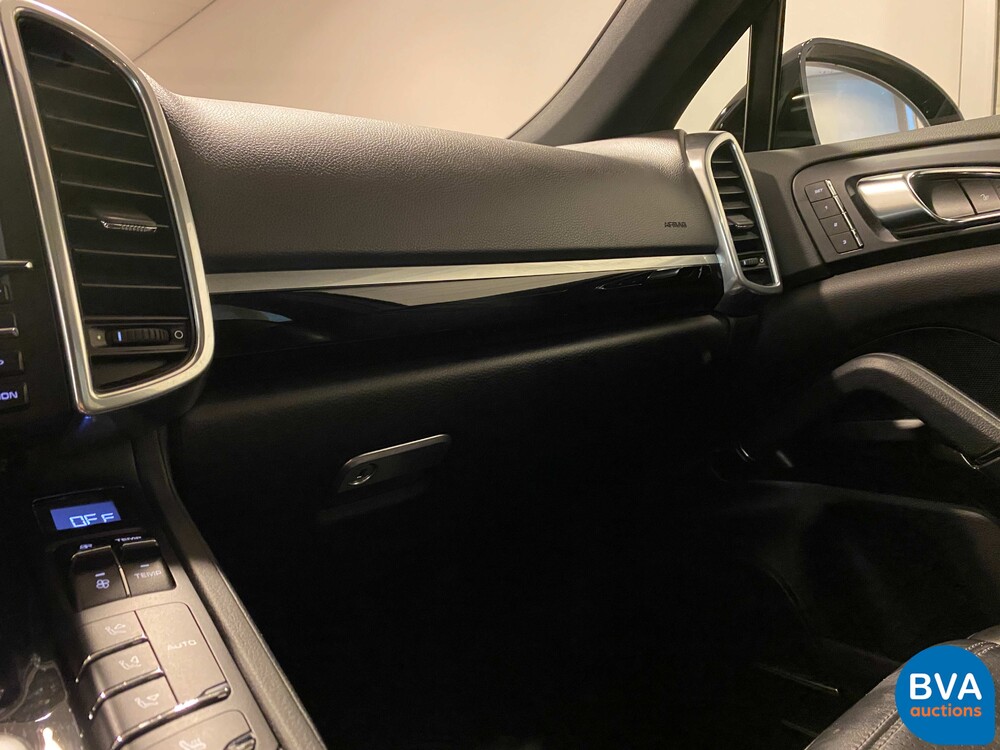 Porsche Cayenne 3.0 S E-Hybrid 416pk Sport Design SportChrono FACELIFT Plug-In Hybrid 2015 -Org. NL.