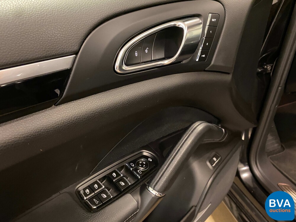 Porsche Cayenne 3.0 S E-Hybrid 416pk Sport Design SportChrono FACELIFT Plug-In Hybrid 2015 -Org. NL.