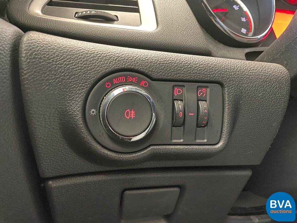 Opel Astra Sports Tourer 1.4 Turbo Edition 140pk 2011, 54-PVF-1