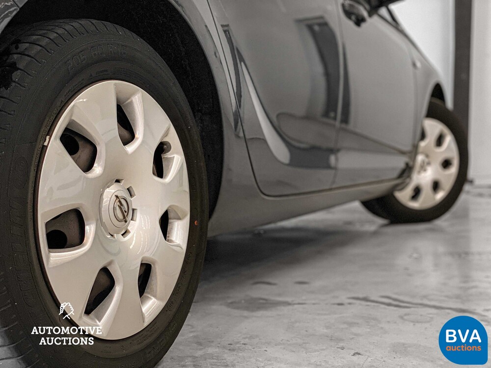 Opel Astra Sports Tourer 1.4 Turbo Edition 140pk 2011, 54-PVF-1