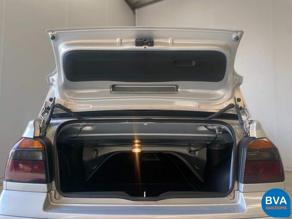 Volkswagen Golf Cabriolet 1.8 Highline 90pk 1999, ZN-BD-86