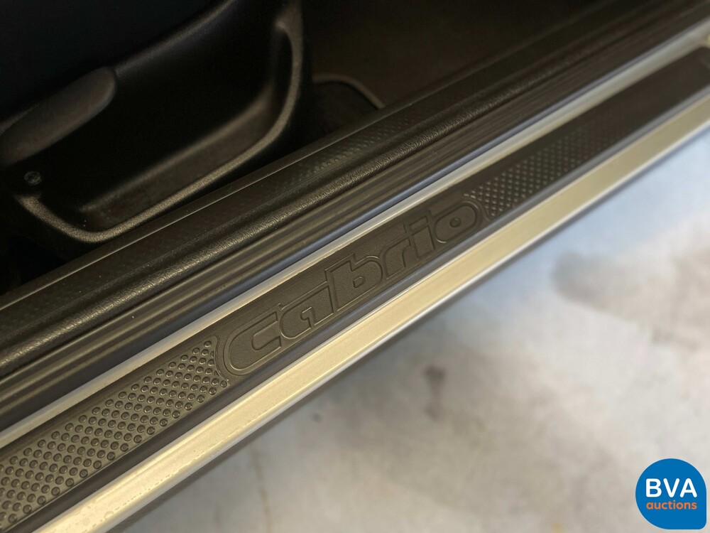 Volkswagen Golf Cabriolet 1.8 Highline 90pk 1999, ZN-BD-86