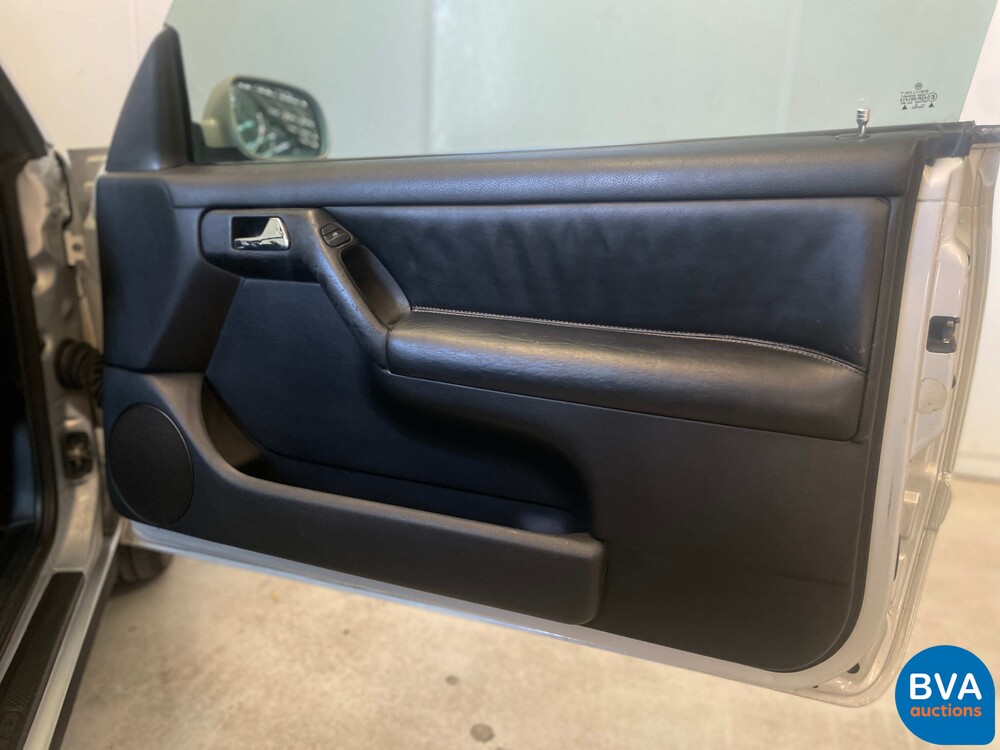 Volkswagen Golf Cabriolet 1.8 Highline 90pk 1999, ZN-BD-86