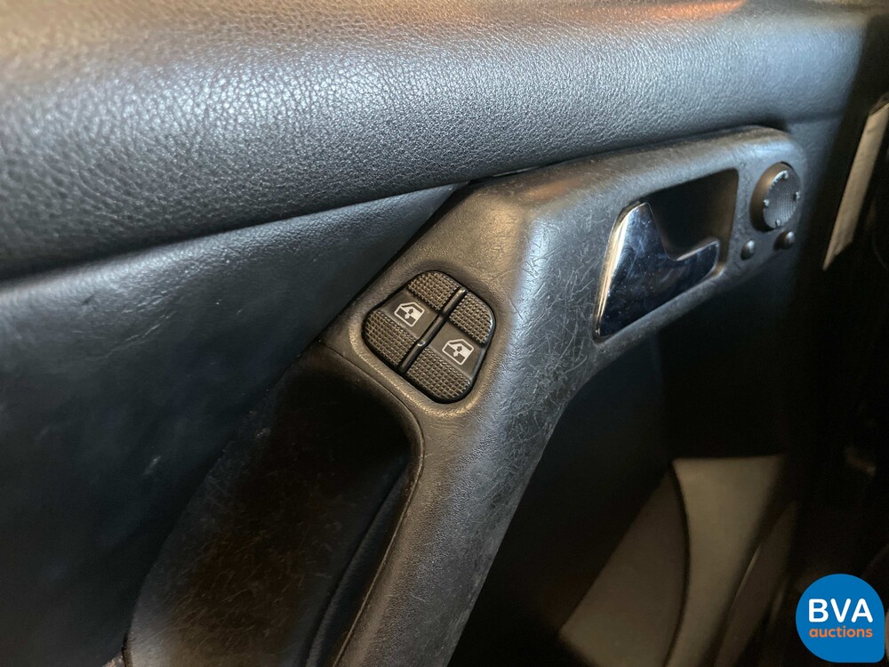 Volkswagen Golf Cabriolet 1.8 Highline 90pk 1999, ZN-BD-86