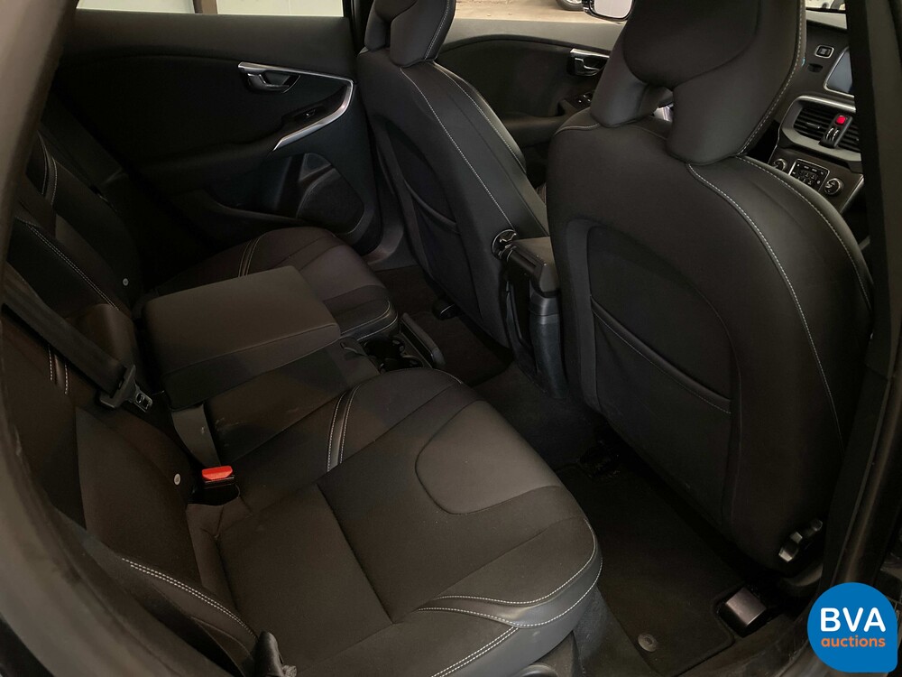 Volvo V40 1.6 D2 Momentum Business 144pk 2014, 7-XNT-75