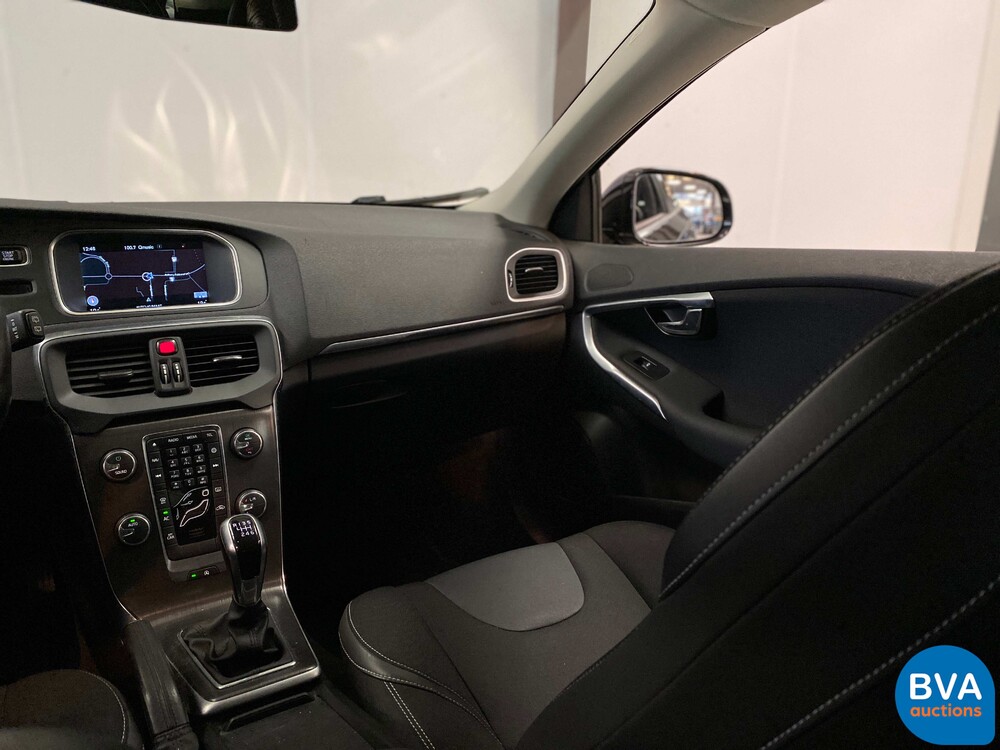 Volvo V40 1.6 D2 Momentum Business 144pk 2014, 7-XNT-75