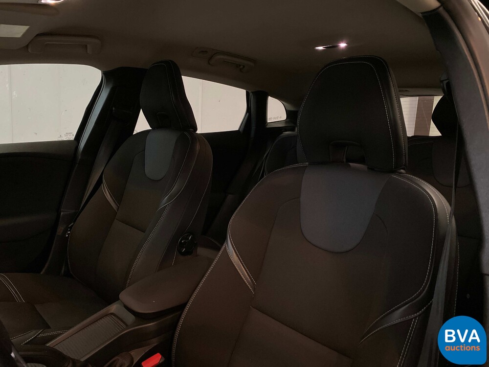 Volvo V40 1.6 D2 Momentum Business 144pk 2014, 7-XNT-75