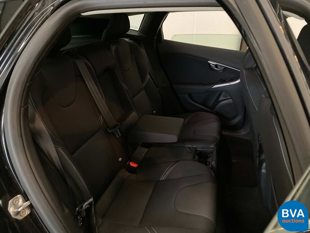 Volvo V40 1.6 D2 Momentum Business 144pk 2014, 7-XNT-75