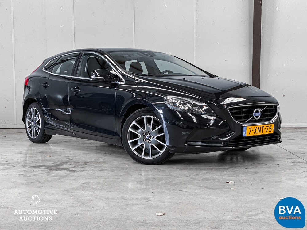 Volvo V40 1.6 D2 Momentum Business 144pk 2014, 7-XNT-75