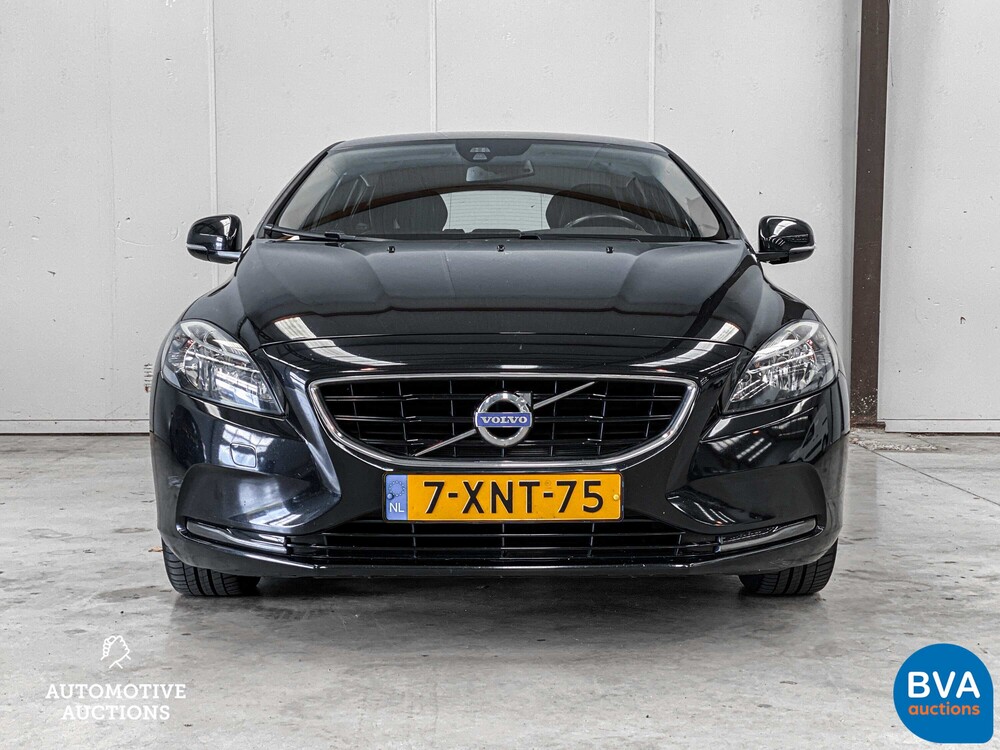 Volvo V40 1.6 D2 Momentum Business 144pk 2014, 7-XNT-75