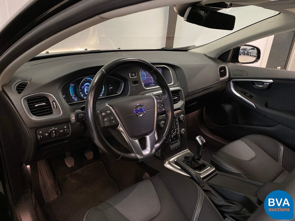 Volvo V40 1.6 D2 Momentum Business 144pk 2014, 7-XNT-75