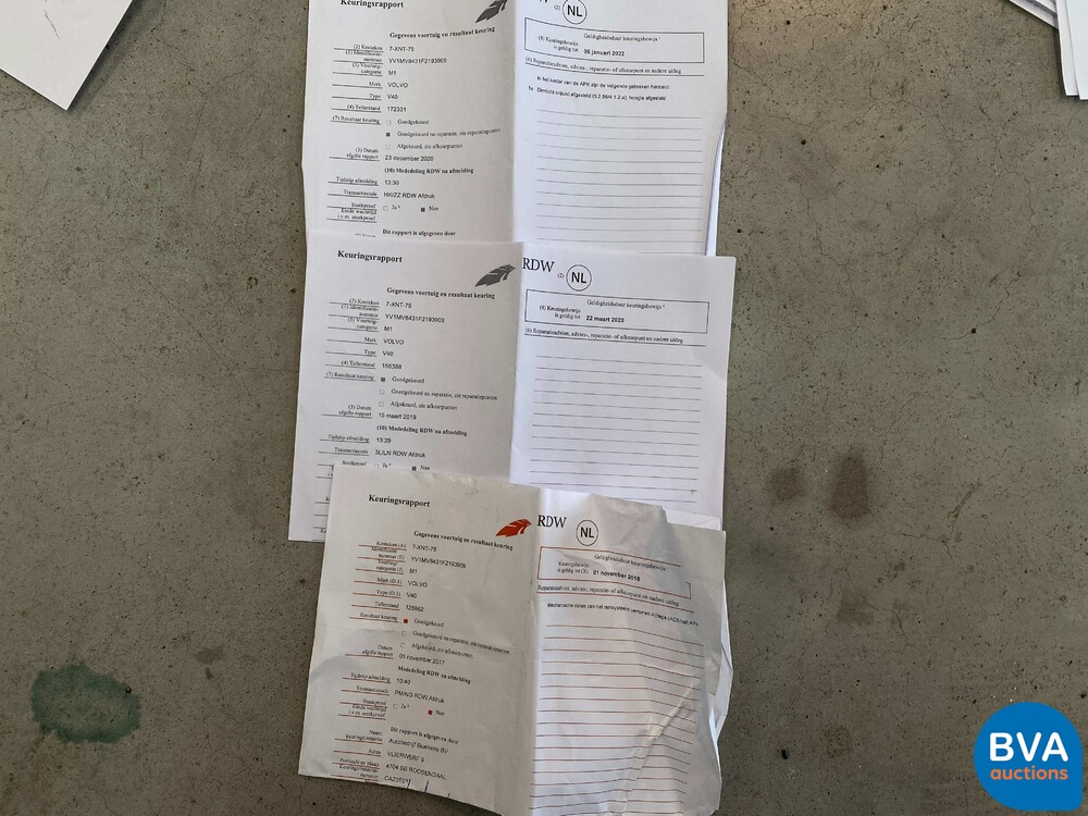 Volvo V40 1.6 D2 Momentum Business 144pk 2014, 7-XNT-75