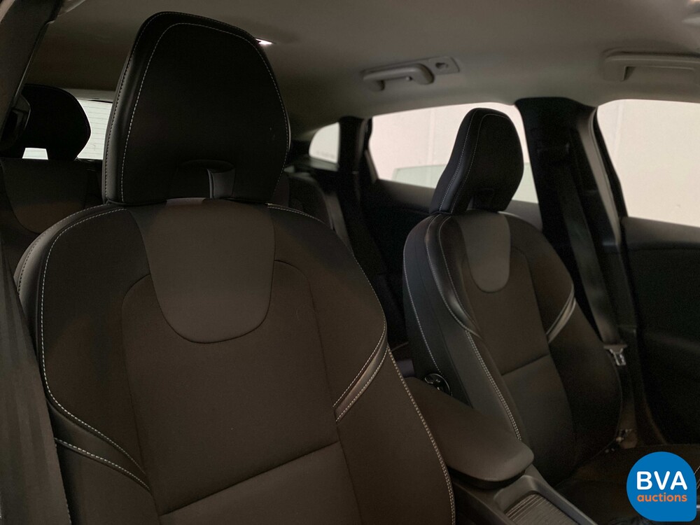 Volvo V40 1.6 D2 Momentum Business 144pk 2014, 7-XNT-75