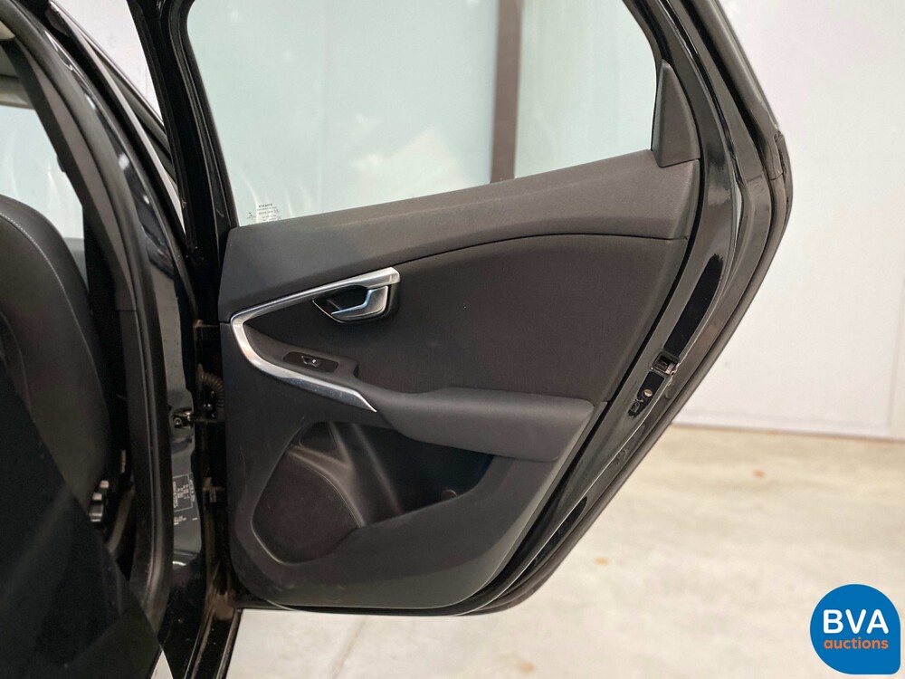 Volvo V40 1.6 D2 Momentum Business 144pk 2014, 7-XNT-75